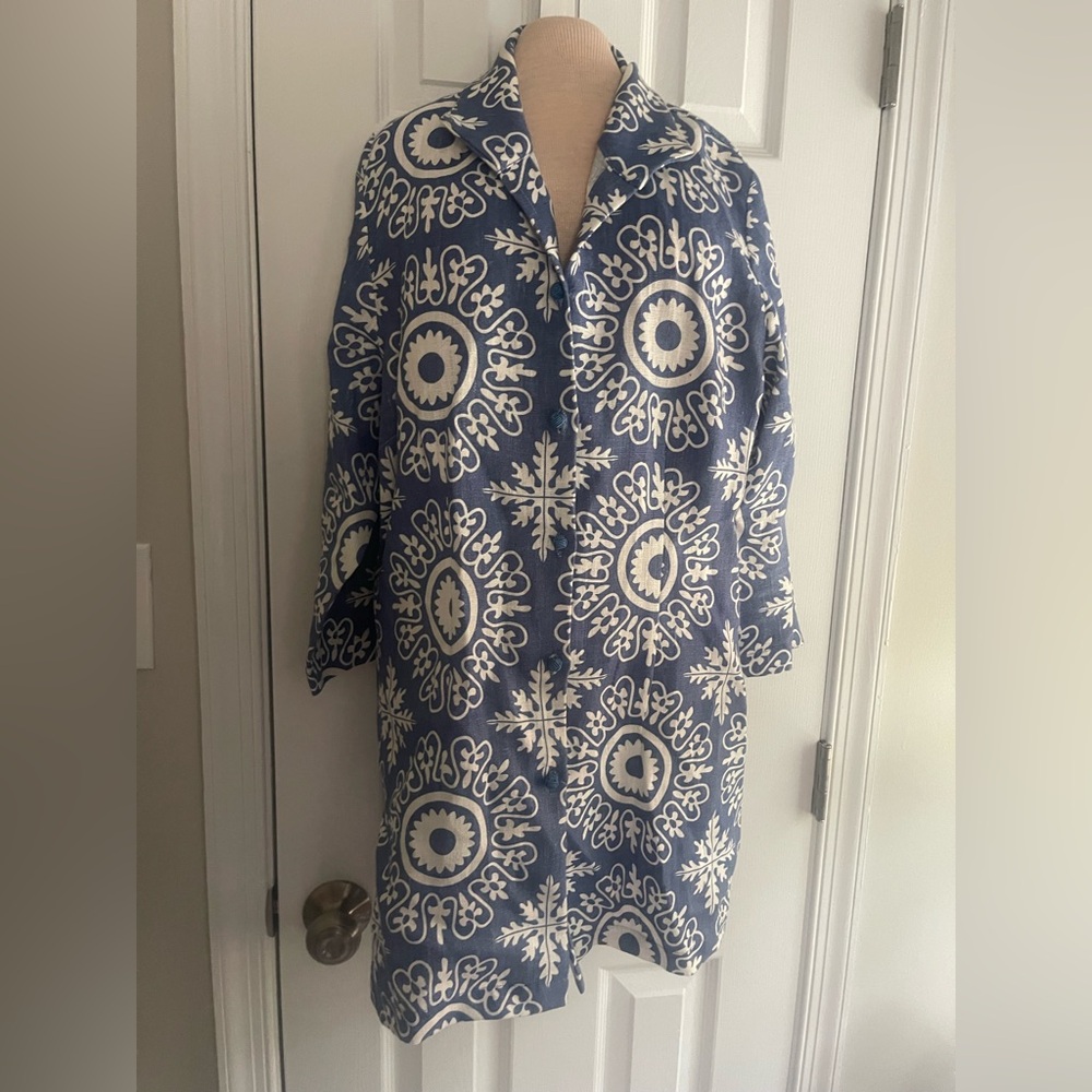Like New Connie Roberson 100% Linen Rita Jacket in Blue & White Geometric Print